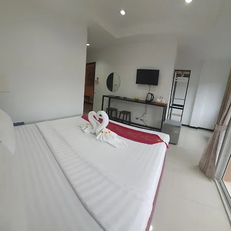 At Home Hotel Patong Bagian luar foto